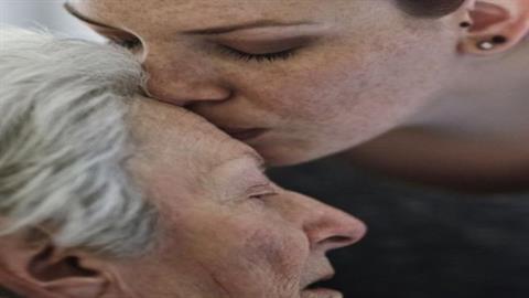 «Κι έρχεται μια μέρα που καταλαβαίνεις πως ό,τι έκανε η μάνα σου, το έκανε από αγάπη»